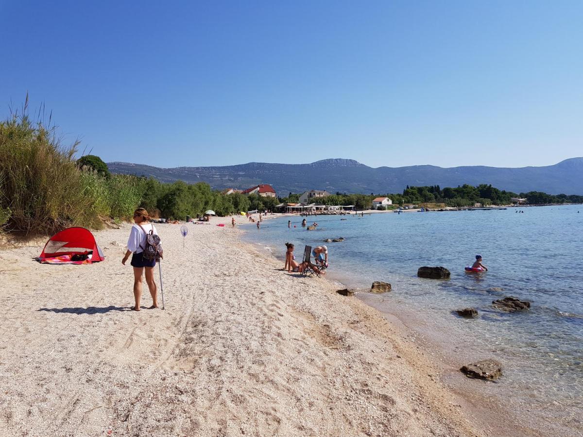 Villa Fides With Private Pool, Garden And Sea View Kaštel Novi エクステリア 写真