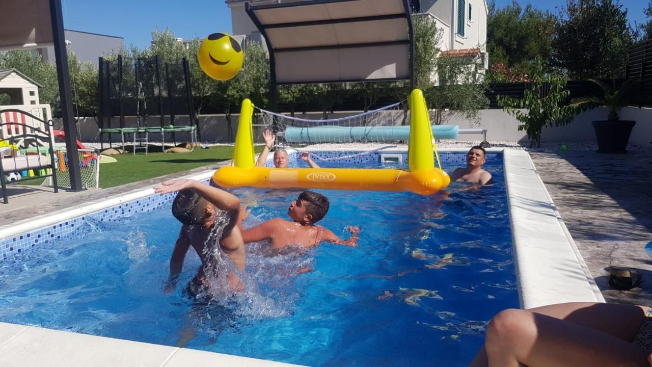 Villa Fides With Private Pool, Garden And Sea View Kaštel Novi エクステリア 写真