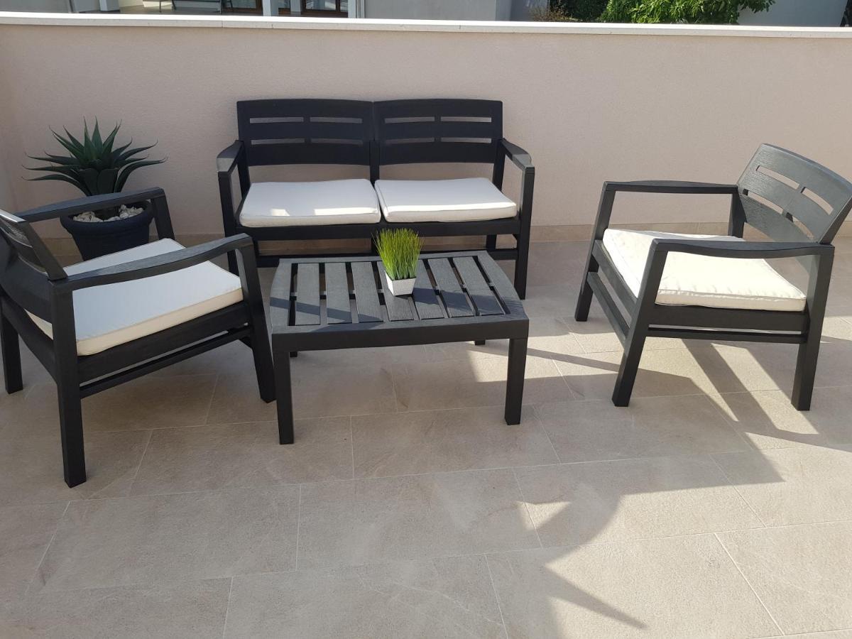Villa Fides With Private Pool, Garden And Sea View Kaštel Novi エクステリア 写真