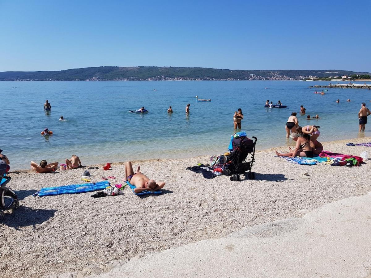 Villa Fides With Private Pool, Garden And Sea View Kaštel Novi エクステリア 写真