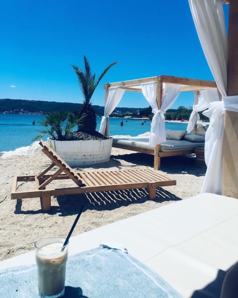Villa Fides With Private Pool, Garden And Sea View Kaštel Novi エクステリア 写真