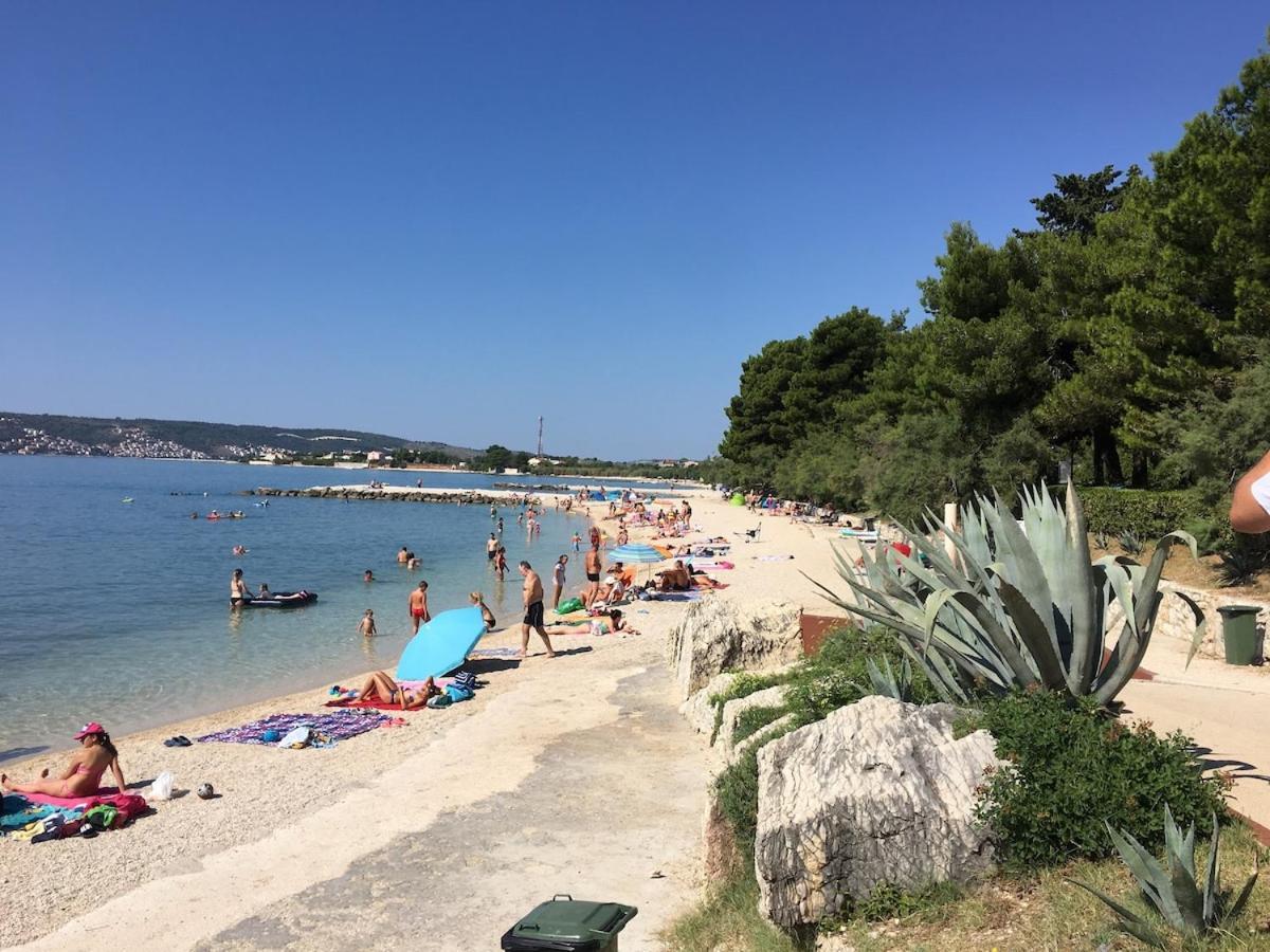 Villa Fides With Private Pool, Garden And Sea View Kaštel Novi エクステリア 写真